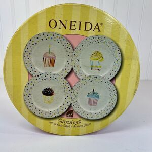 Oneida Set of 4 Jennifer Sosik Stoneware Cupcake SALAD/DESSERT PLATES‎ NIB READ